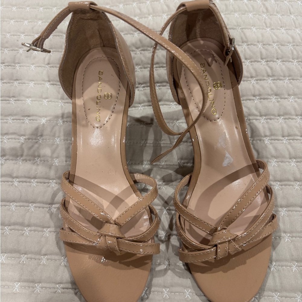 Bandolino Women's May Tan Strappy Sandals